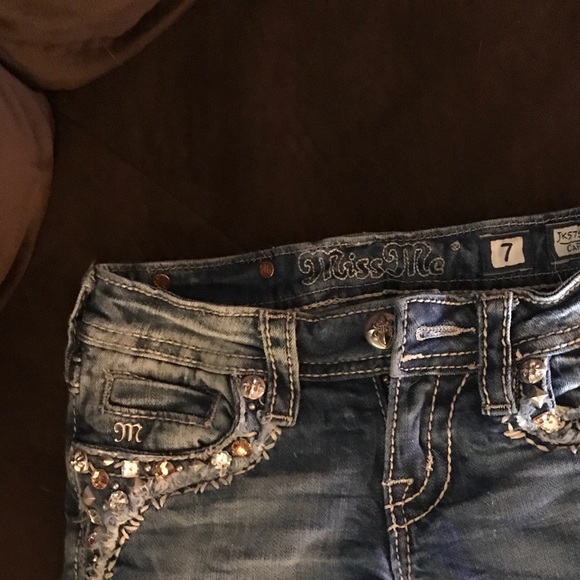 Girls size 7 capris! Super cute! - Picture 2 of 4