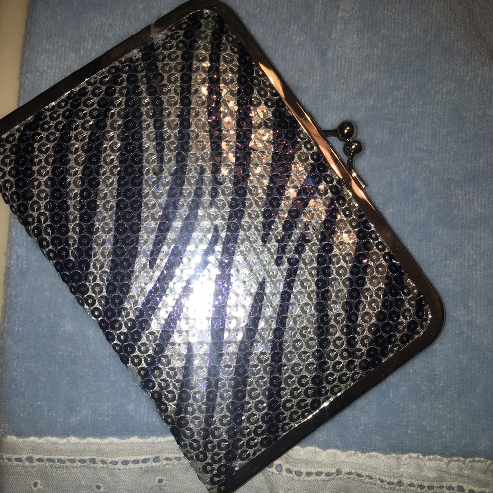 New without Tags-Glittery silver black wallet