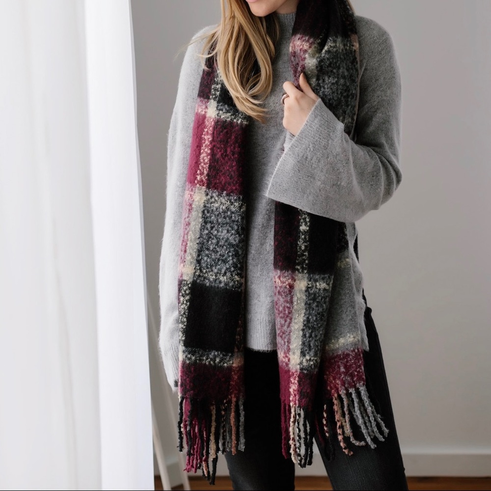 🔃Park Ave Lux Plaid Scarf - Picture 4 of 8