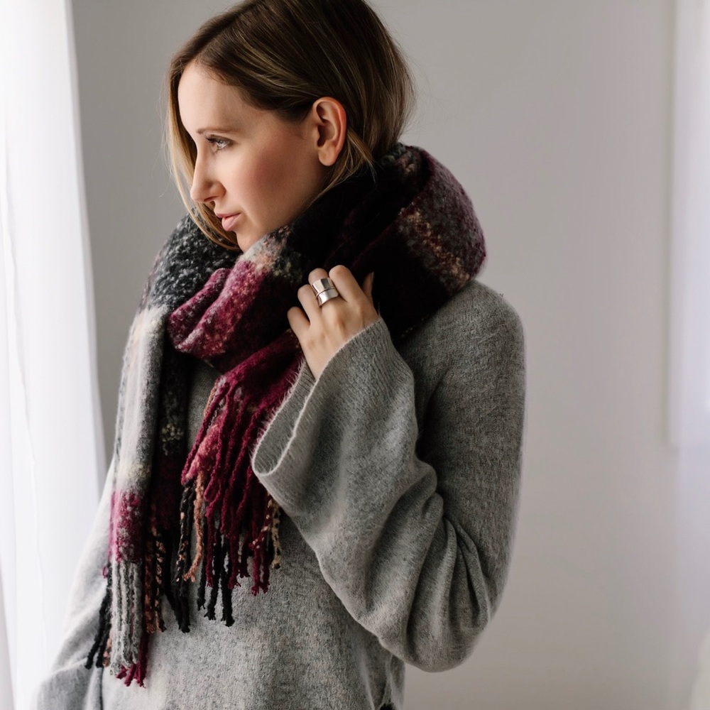 🔃Park Ave Lux Plaid Scarf - Picture 3 of 8