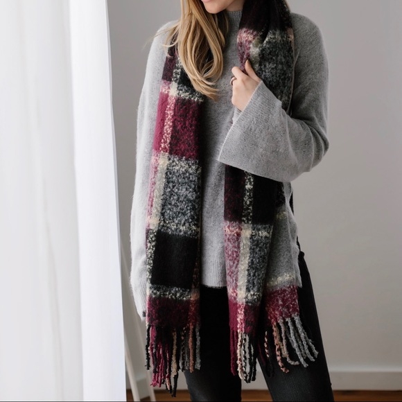 🔃Park Ave Lux Plaid Scarf - Picture 4 of 8