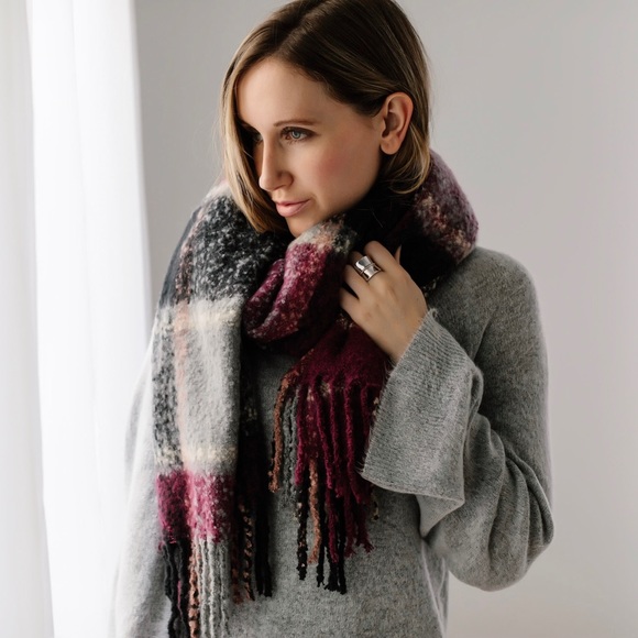 🔃Park Ave Lux Plaid Scarf - Picture 5 of 8