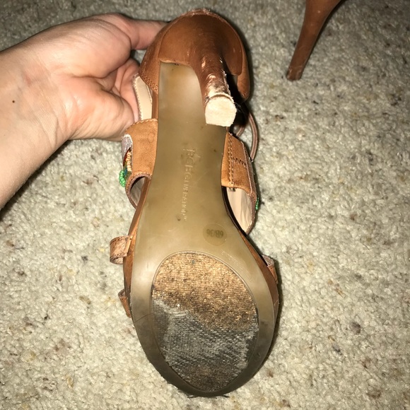 BCBG heels! - Picture 3 of 3