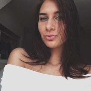 Meet your Posher, Madeline