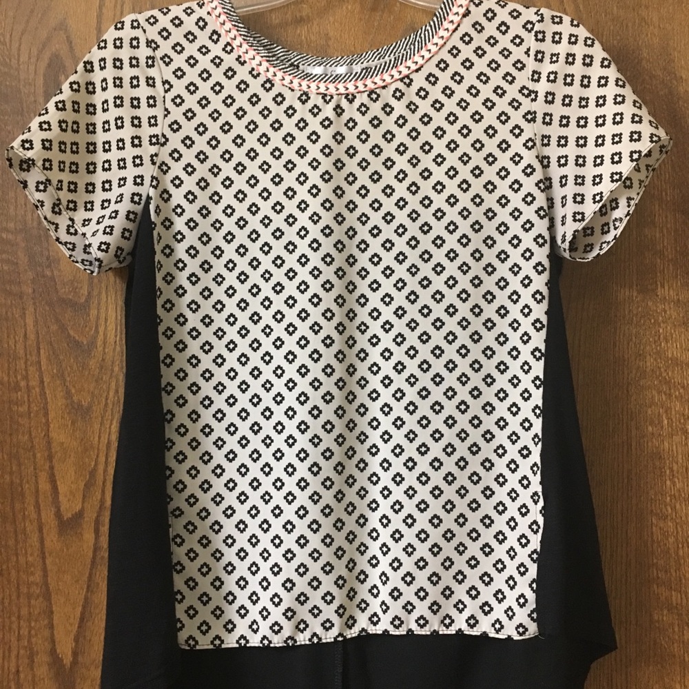 Moa moa Black & white shirt