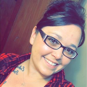 Meet your Posher, Genara