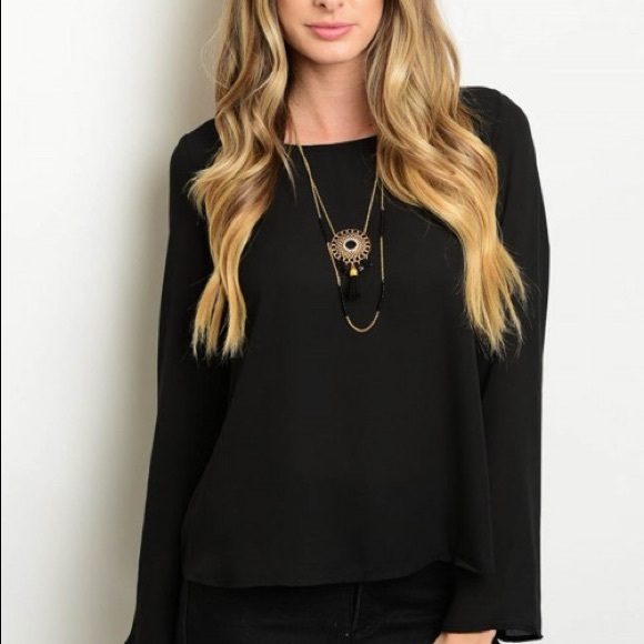 Host pick🌟🖤Black top 🖤with gold chain- Top - Picture 2 of 4