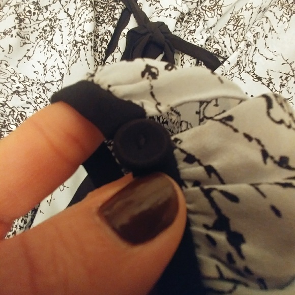 BCBGMAXAZRIA "AZRA" Dress size XXS - Picture 3 of 7