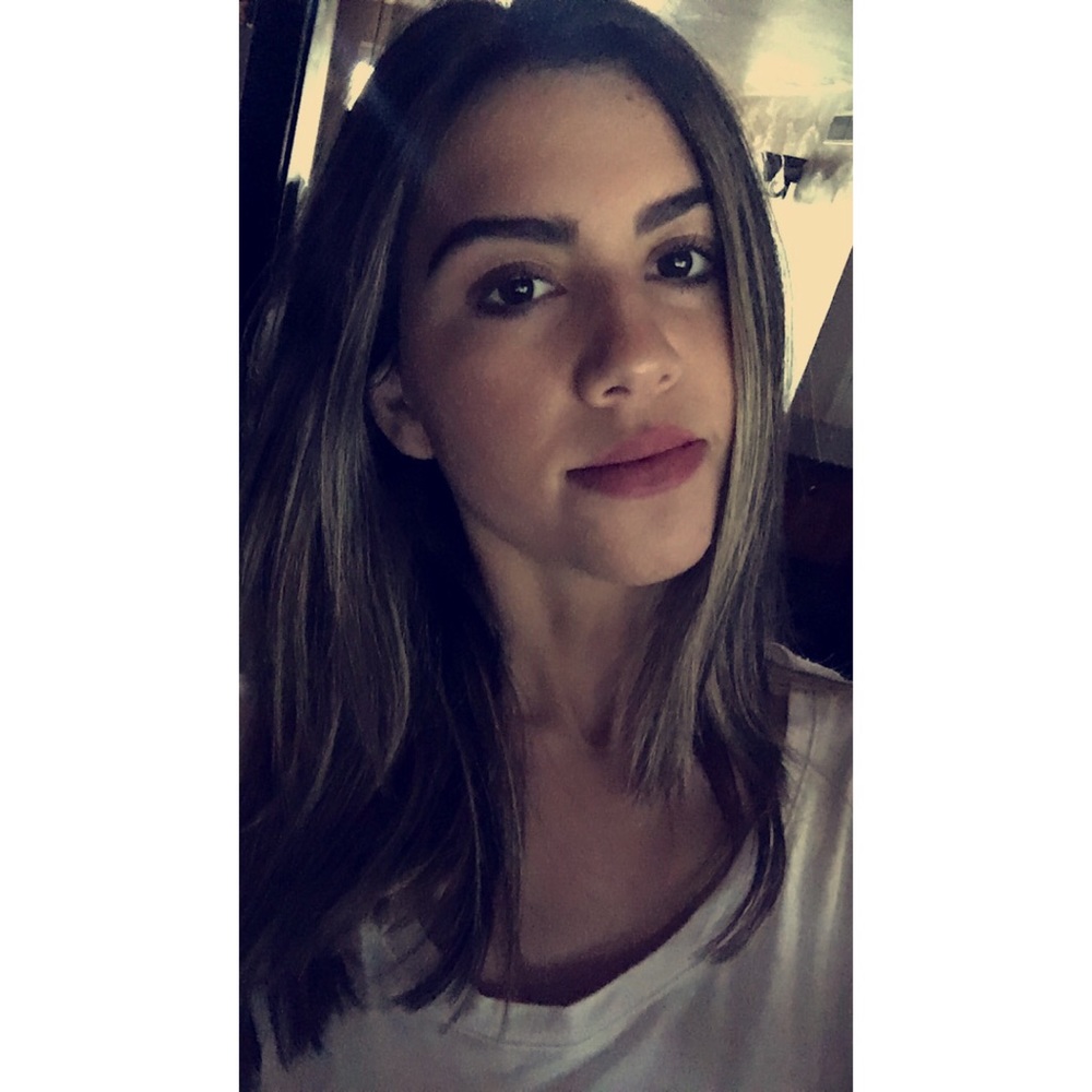 Meet your Posher, Alejandra