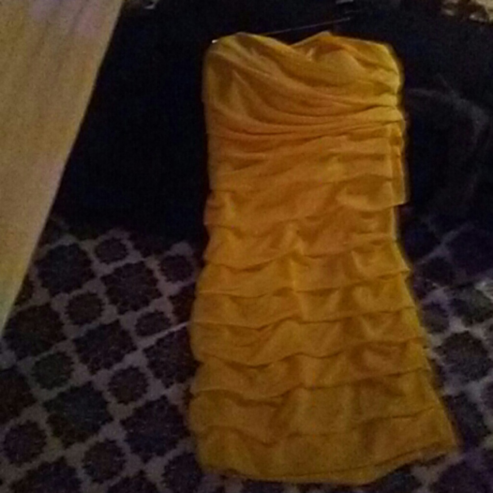 Dress - Picture 2 of 3