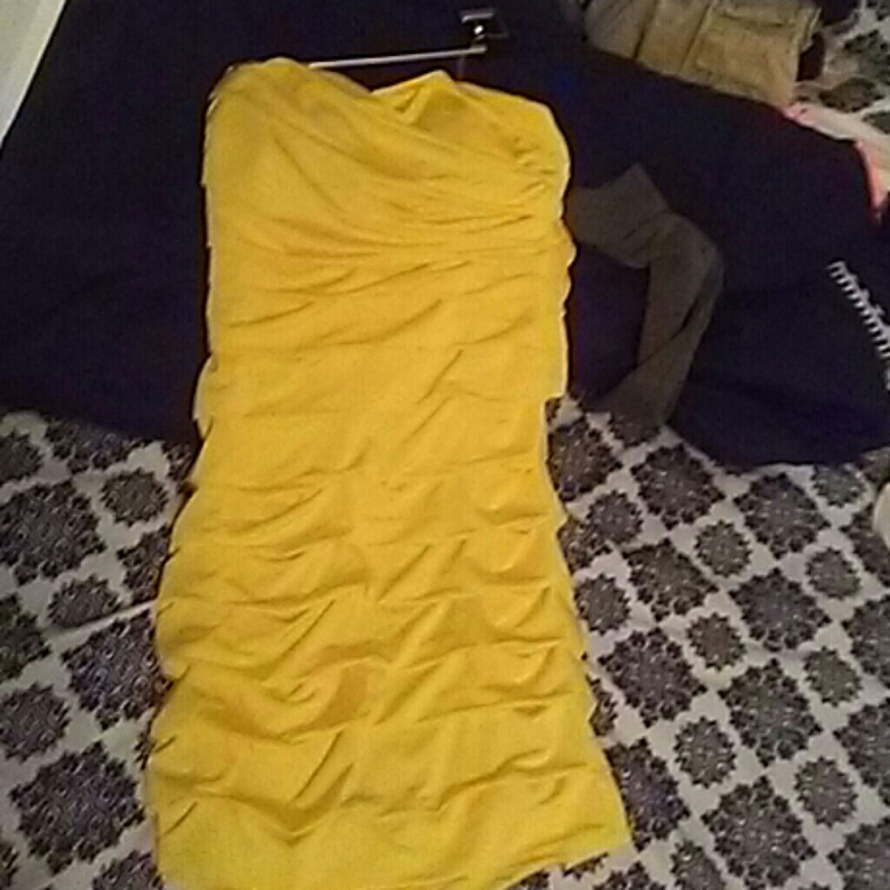 Dress - Picture 3 of 3