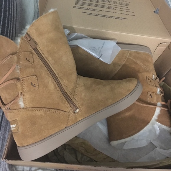 ⬇️⬇️⬇️Koolaburra by UGG Boots 👢 - Picture 3 of 5