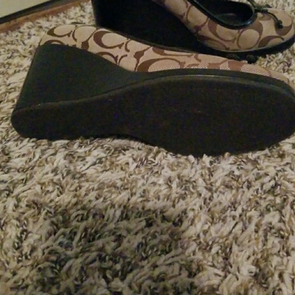 Ladies brown and tan Coach wedges - Picture 2 of 3