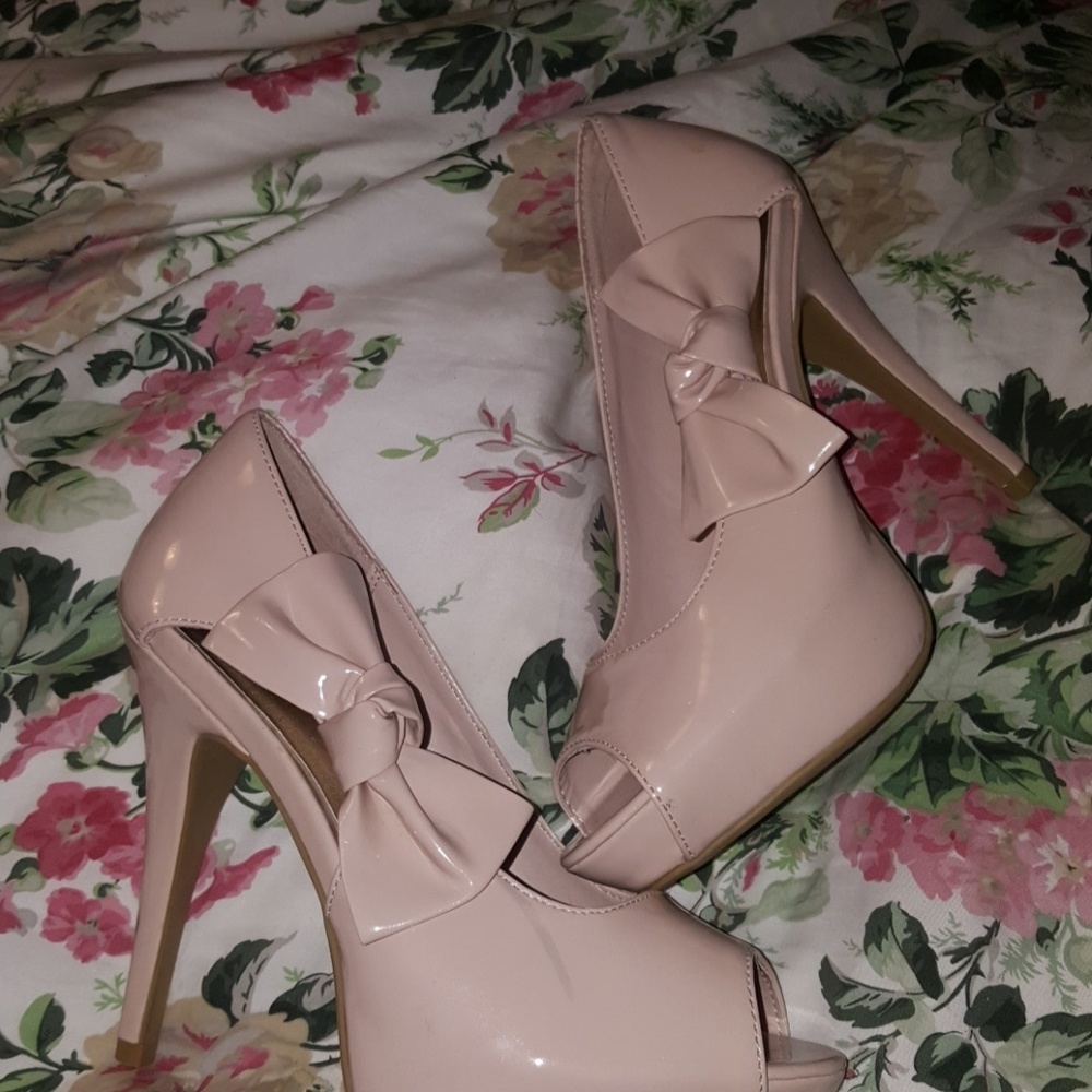 Powder pink pumps