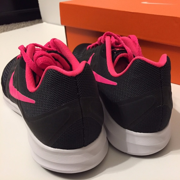 womens nike running shoes size 9