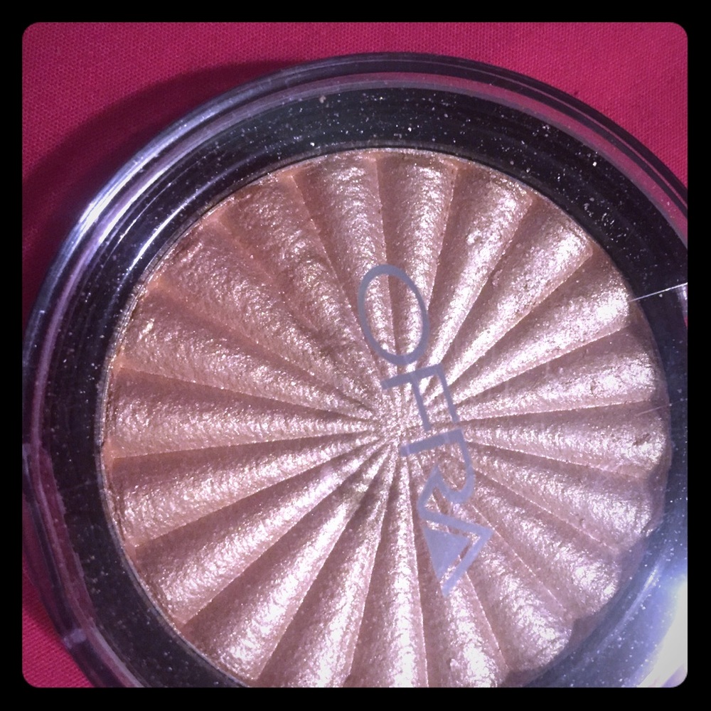 Ofra Rodeo Drive Highlighter