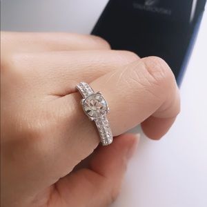Brand new Swarovski Ring in size 5.5