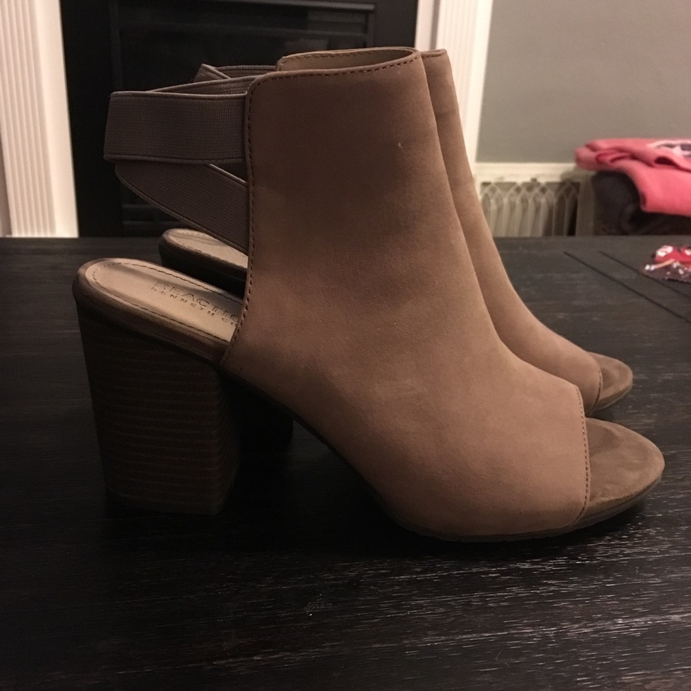 Reaction Kenneth Cole booties