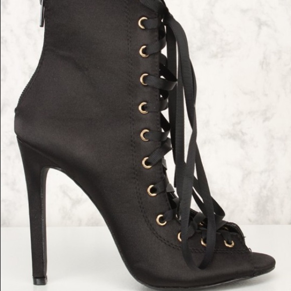 Heels Satin Black