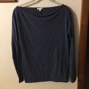 Gap Long sleeved shirt with open top.