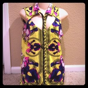 Bebe Sleeveless button down Size Large