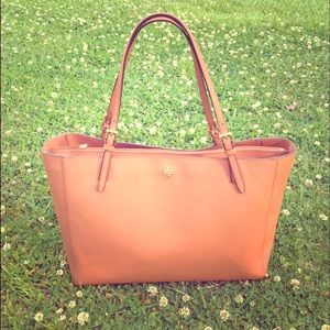 Tory Burch Large York Buckle Tote in tan