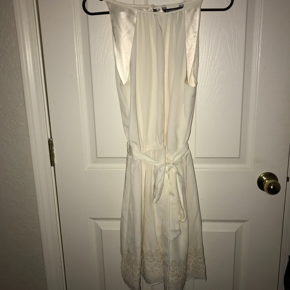White embroidered bottom - EXPRESS DRESS