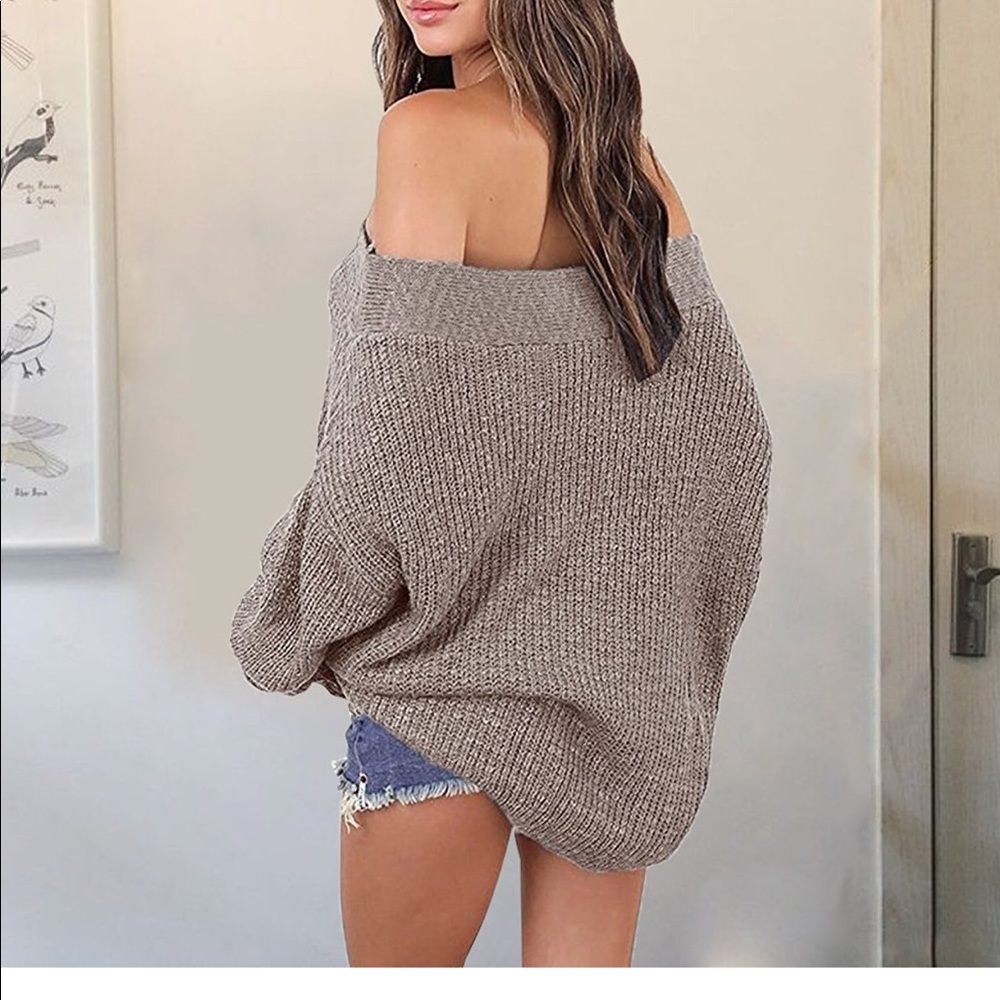 Women's Off the shoulder sweater!! - Picture 3 of 3