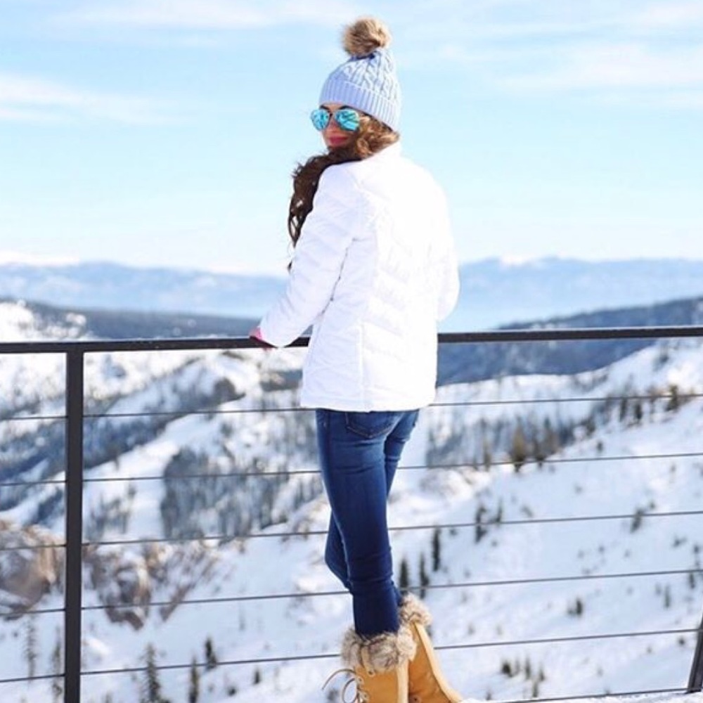 ‘Nora’ White Cable Knit Pom Pom Hat - Picture 1 of 4