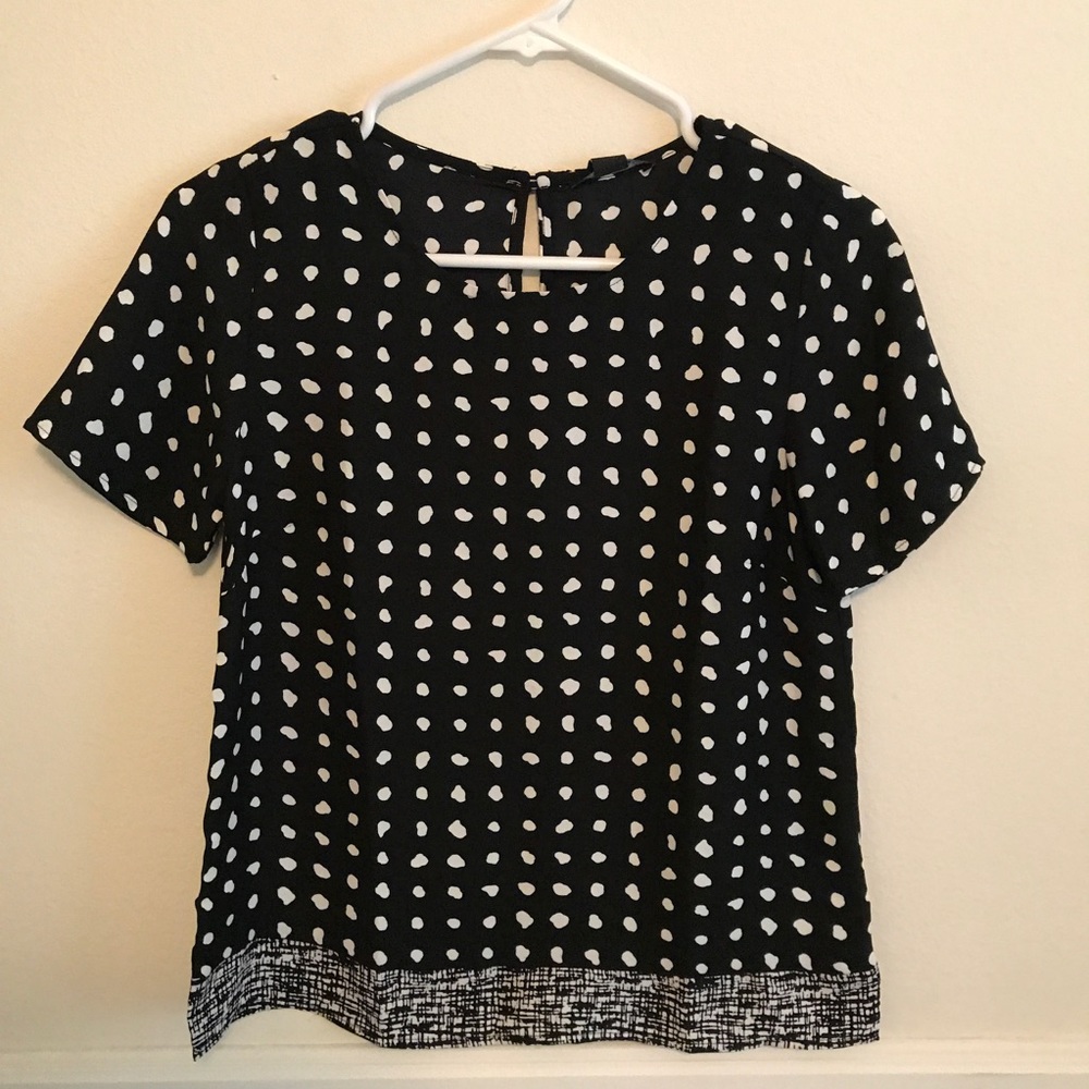 NWT Silk Polka Dot Short Sleeve Top