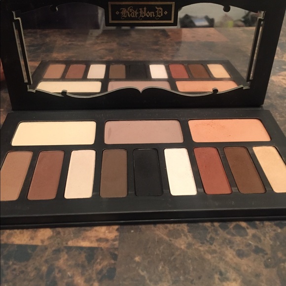 KAT VON D “ Shade + Light” PALETTE - Picture 2 of 3