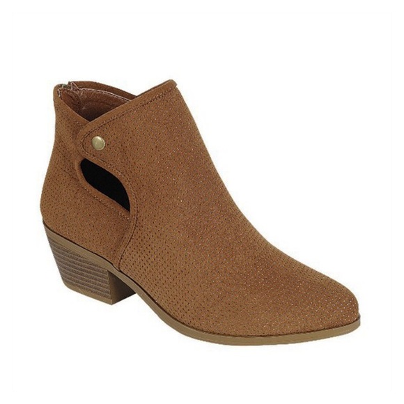 ✨Flash Sale✨ Vegan Suede Studded Ankle Booties - Picture 4 of 5