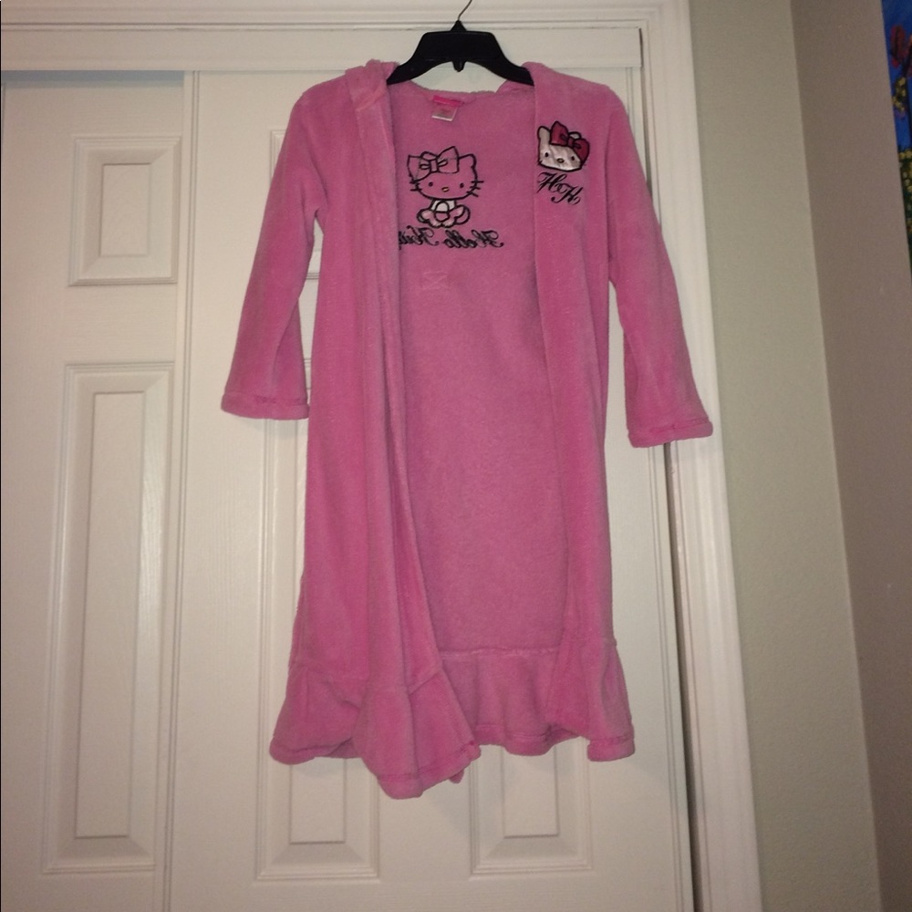Hello kitty bath robe.