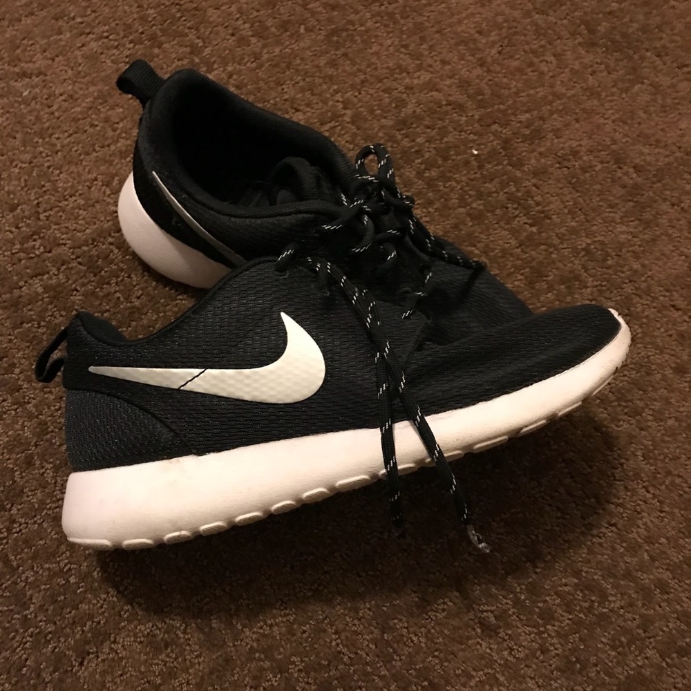Nike Roshe Run shoes