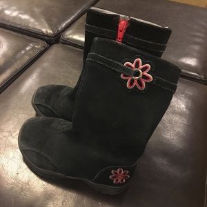 Keen girls' boots size 11.