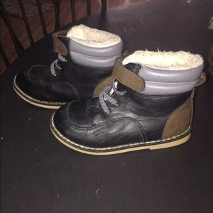 Boys boots