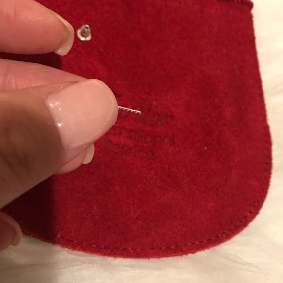 SOLD OUT Diamond Stud Earrings - Picture 7 of 8