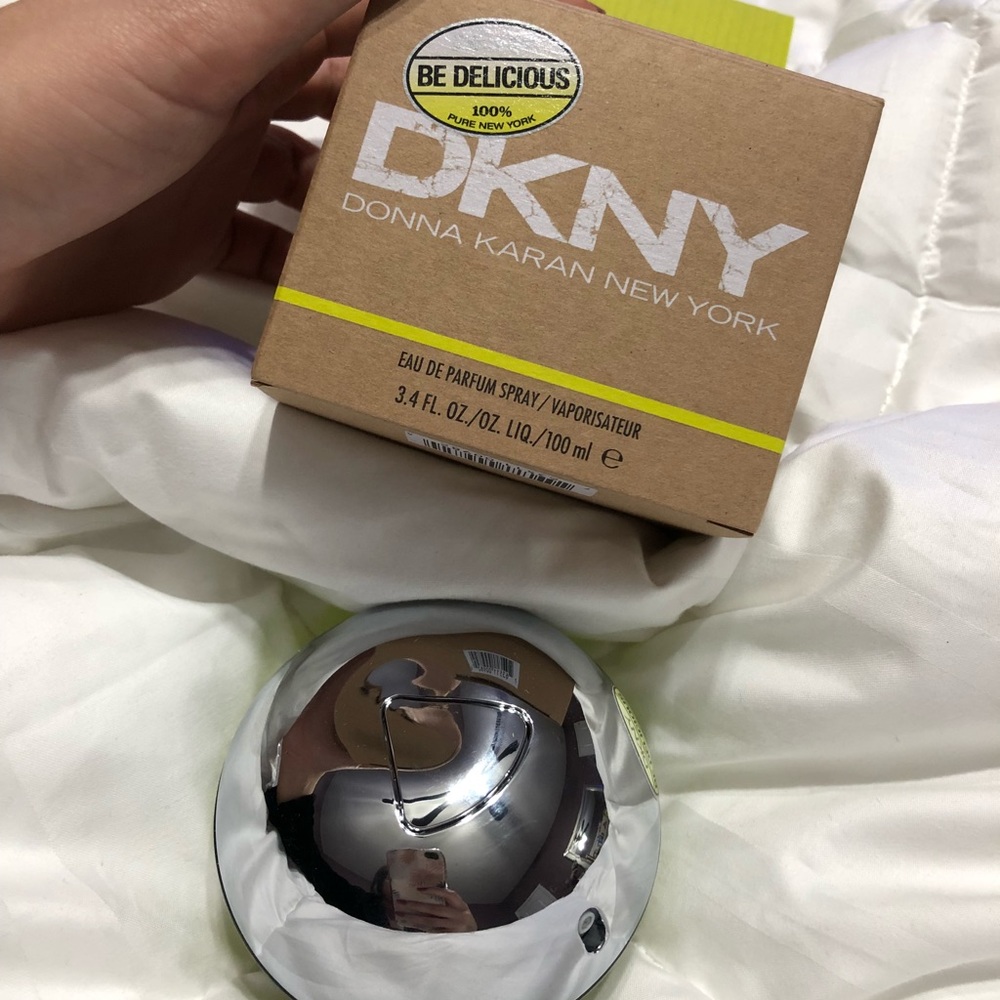 New in box DKNY BE DELICIOUS