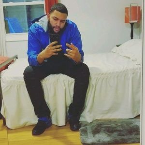 Meet your Posher, Carlos