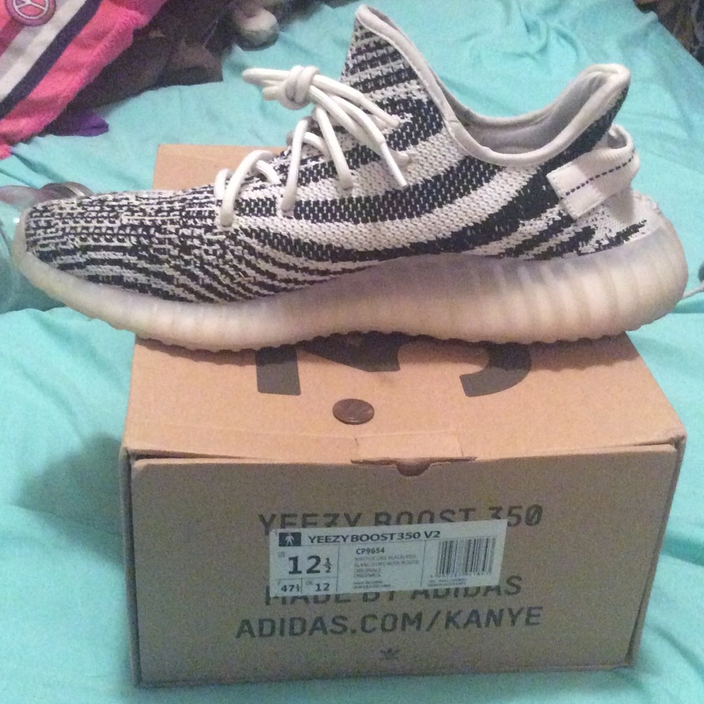 YEEZY v2 Zebra (REPS)‼️
