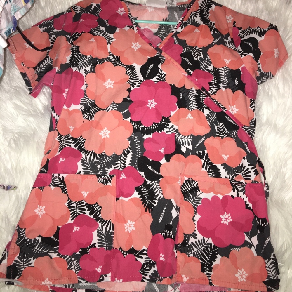 Floral scrub top