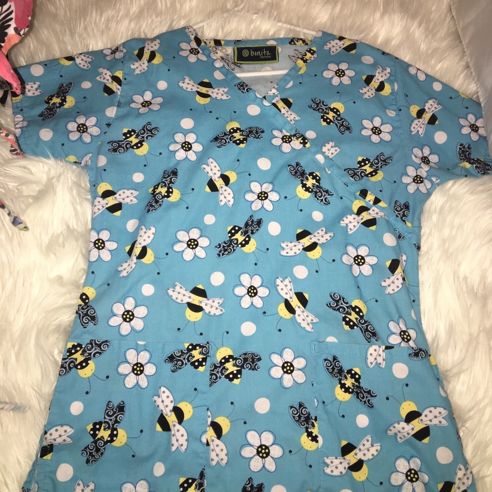 Bumble bee scrub top