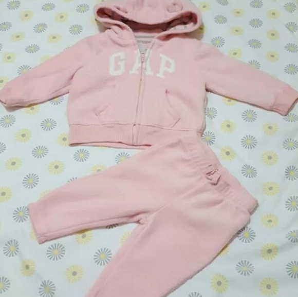 Gap Fleece Hoddie and Pants 6-12M - Picture 2 of 3