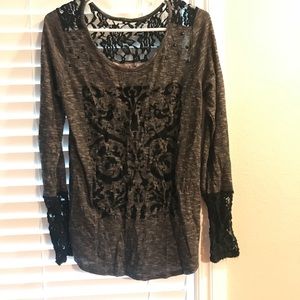 Long sleeve lace tee