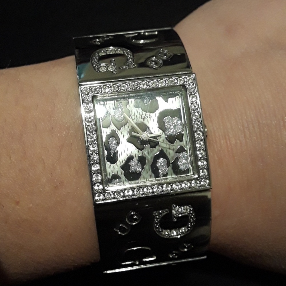 Guess watch!