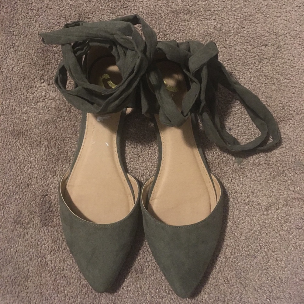 •SOLD• Green Ankle Flats