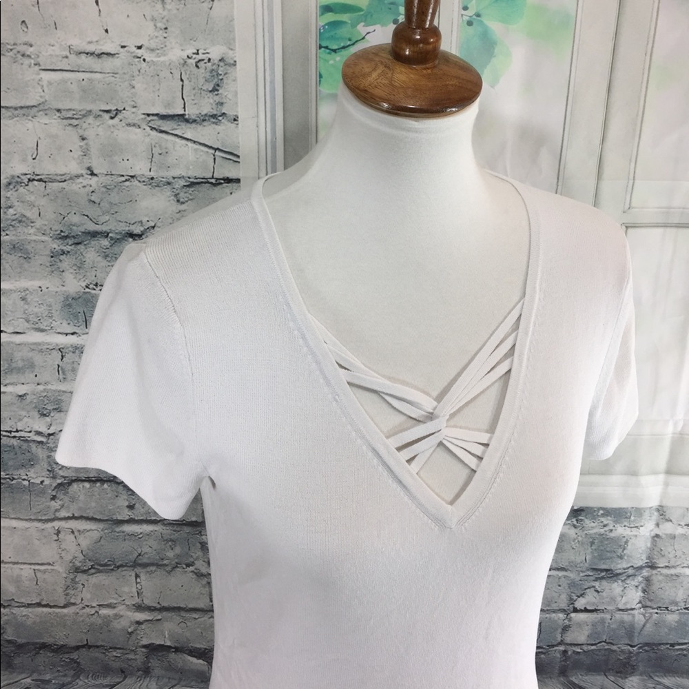 Cable & Gauge Criss Cross Viscose White Top. Sz