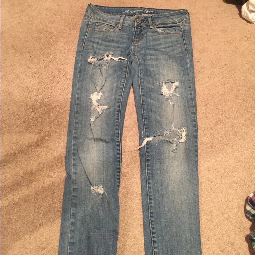 American Eagle Ripped Skinny Jean
