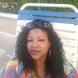 Meet your Posher, Candi