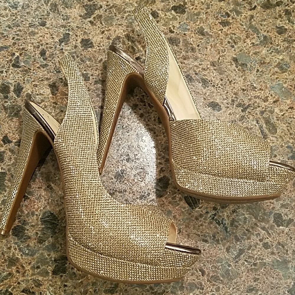 Brand New Jessica Simpson Gold Platform Heels